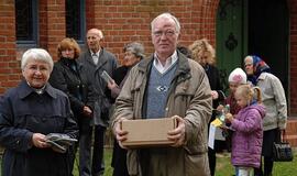 Vanaguose – parapijos namų restauracijos pabaigtuvės