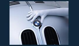BMW leis prie savo mašinų prisiliesti rankomis