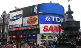 Didžioji Britanija sugriežtins imigracijos taisykles