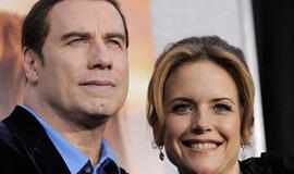 Džonas Travolta su žmona jau sūpuoja sūnelį