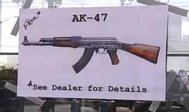 Perki automobilį - dovanų gauni automatą AK-47