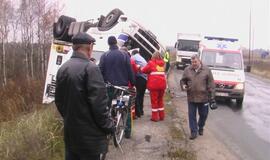 Klaipėdoje apvirto vilkikas su mėsos kroviniu