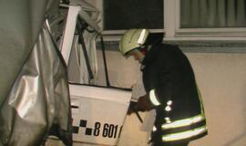 Liepų gatvėje krovininis automobilis trenkėsi į pastato sieną