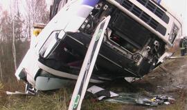 Klaipėdoje apvirto vilkikas su mėsos kroviniu