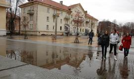 M. Mažvydo alėja Klaipėdoje skęsta lietaus vandenyje
