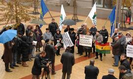 Mitingas prie "Vakarų ekspreso" redakcijos