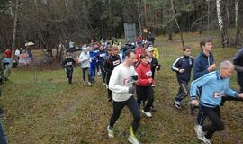 Ekomaratone rungtyniavo ir žmonės, ir šunys