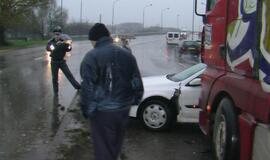 Eismo spūstį Mokyklos gatvėje sukėlusi avarija