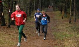 Ekomaratone rungtyniavo ir žmonės, ir šunys