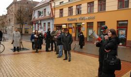 Mitingas prie "Vakarų ekspreso" redakcijos