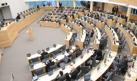 Seimas dar metams paliko galioti taupymo režimą