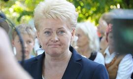 Dalia Grybauskaitė apie 2010-uosius: Lietuva stojasi ant kojų