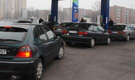 Degalinėse prognozuojama apgultis dėl brangstančio dyzelino