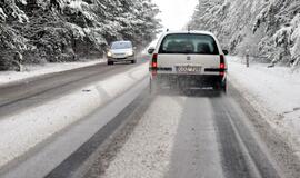 Klaipėdos ir Telšių apskričių keliuose - sudėtinga padėtis