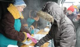 Miestiečiai pakviesti vaišintis koše ir žuviene
