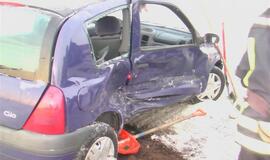 Ant Mokyklos gatvės viaduko susidūrė automobiliai