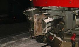 Pervažoje netoli Priekulės traukinys taranavo autobusą