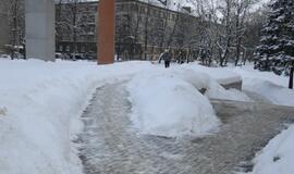 Klaipėdos senamiestis. Sniegas ir varvekliai