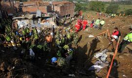 Gelbėtojai Kolumbijoje po nuošliauža rado 30 žmonių kūnus