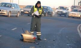 Ant Mokyklos gatvės viaduko susidūrė du automobiliai