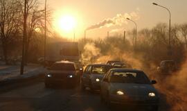 Ant Mokyklos gatvės viaduko susidūrė du automobiliai