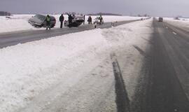 Ant stogo nučiuožė į eismo priešpriešą