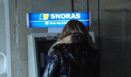 Banko "Snoras" akcijos pradedamos platinti Vokietijos biržose