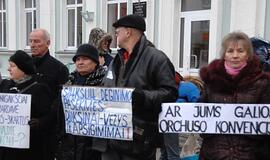 Bus pradėti rinkti parašai dėl gyventojų apklausų