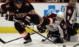 NHL čempionai pratęsė pergalių seriją