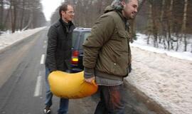 Klaipėdiečiai miško žvėreliams nešė maistą