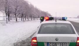 Kelyje Klaipėda-Palanga apvirto "Jeep"