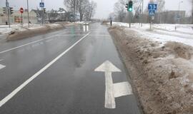 Sniego krūvos Klaipėdos gatvėse riboja eismą