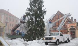 Klaipėdos gatvėse išmontuojamos šventinės puošmenos