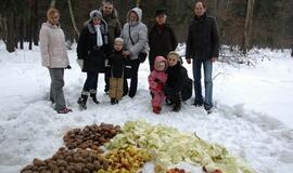 Klaipėdiečiai miško žvėreliams nešė maistą