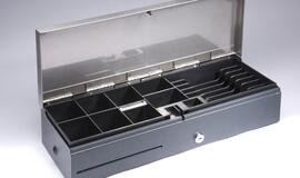 Plėšikai iš parduotuvės pagrobė dėžutes su monetomis