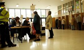 Apklausos byloja, kad Airijos vyriausybė rinkimuose triuškinamai pralaimėjo