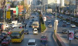 Kinijoje pastebimai krenta naujų automobilių pardavimas