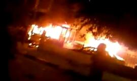 Libija: Tripolyje liepsnoja valstybiniai pastatai, automobiliai