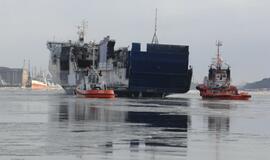 Sudegęs keltas "LISCO Gloria" parplukdytas į Klaipėdą