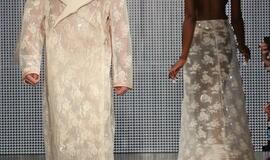 Mada Londone: kraujas, dujokaukės, genitalijos...