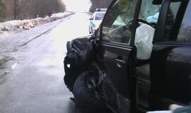 Lėbartų kelyje – "slidžios“ ir "girtos“ avarijos