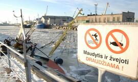Uoste nuskendo senas žvejybos laivas