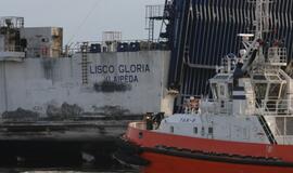 Sudegęs keltas "LISCO Gloria" parplukdytas į Klaipėdą