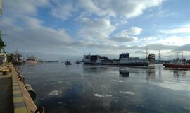 Sudegęs keltas "LISCO Gloria" parplukdytas į Klaipėdą