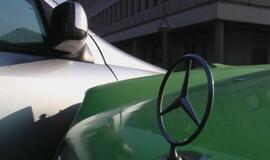 Automobilių susisdūrimas sankryžoje