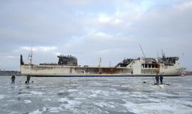 Sudegęs keltas "LISCO Gloria" parplukdytas į Klaipėdą