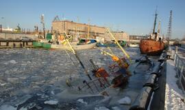 Uoste nuskendo senas žvejybos laivas