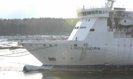 Sudegęs keltas "LISCO Gloria" parplukdytas į Klaipėdą