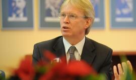 Profsąjungos ragina pradėti interpeliaciją ministrui Donatui Jankauskui