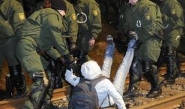 Vokietijos aktyvistai protestuoja prieš branduolinių atliekų gabenimą